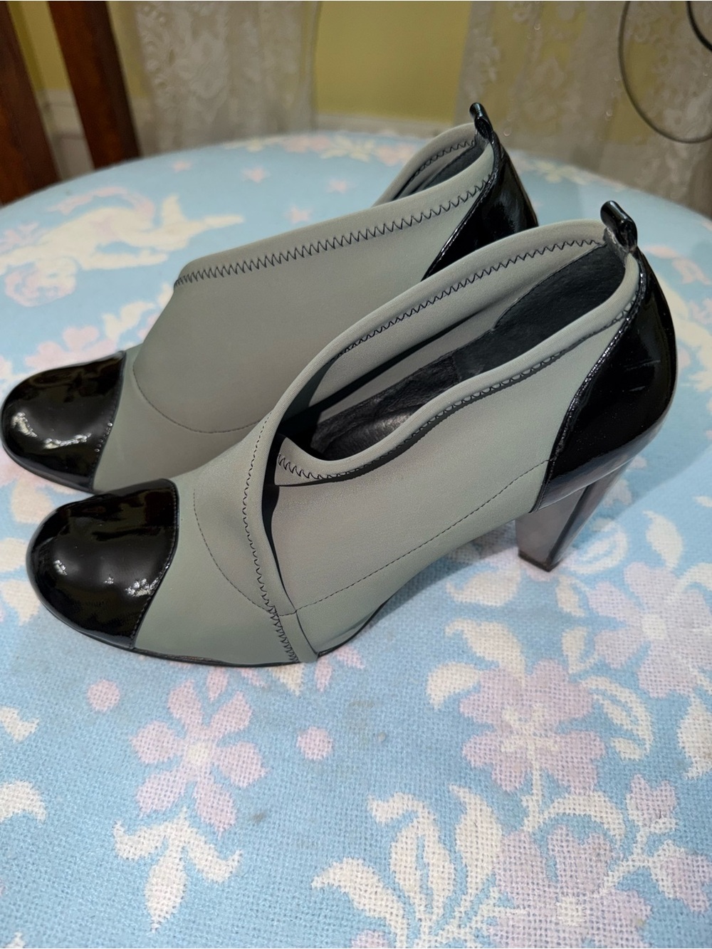 Taryn Sz 11  Two-Tone Olive Green and Black Scuba Pump